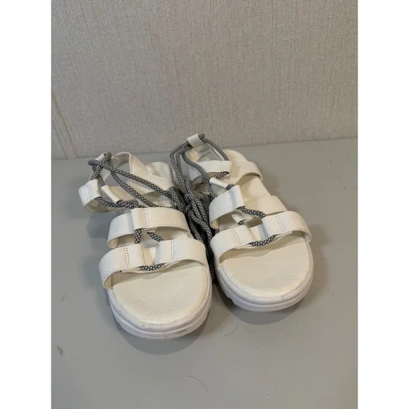 Bamboo Open Toe Lace Up Cutout Sneaker Sandal 20085 nwob size 8.5 - Picture 3 of 9